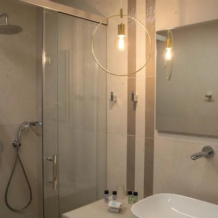 Paralimnio 3*