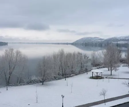 Paralimnio Hotel Kastoria