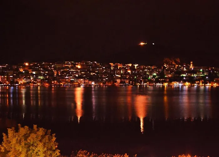 Paralimnio קסטוריה