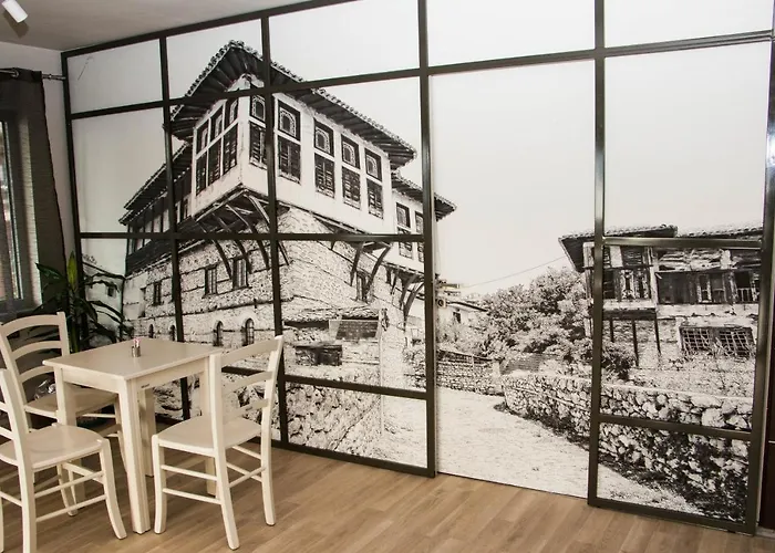 מלון Paralimnio 3*